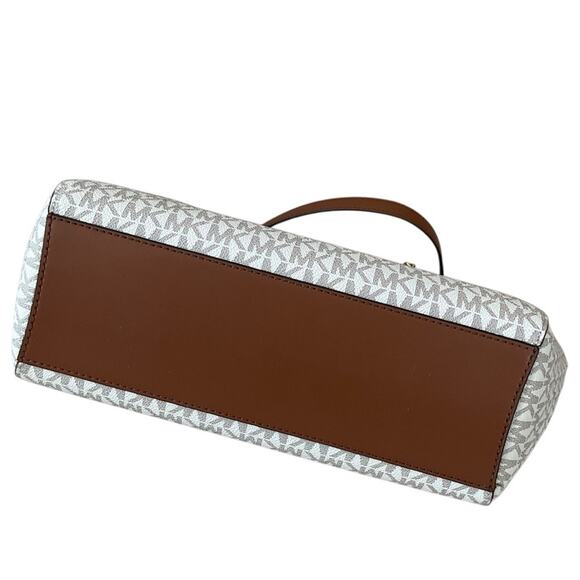 Michael Kors Tote Bag Chain Straps Vanilla NWT - Picture 9 of 12